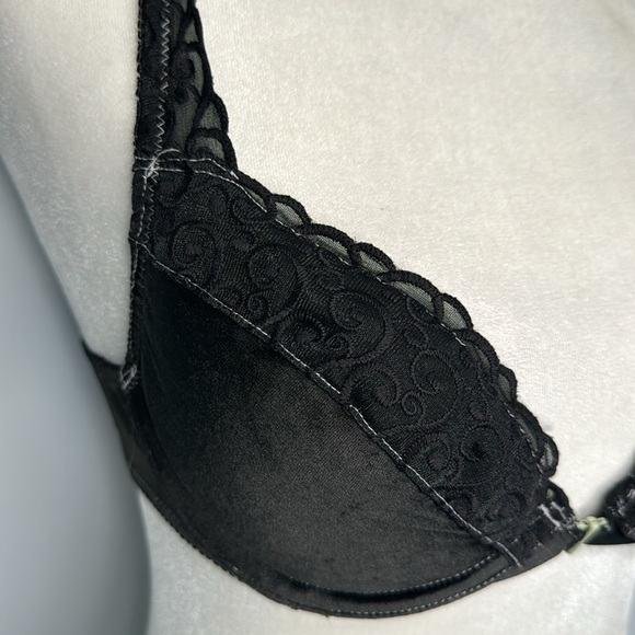 ❤️3/$30 Victoria’s Secret Racerback Bra with Front Closure - Picture 2 of 8